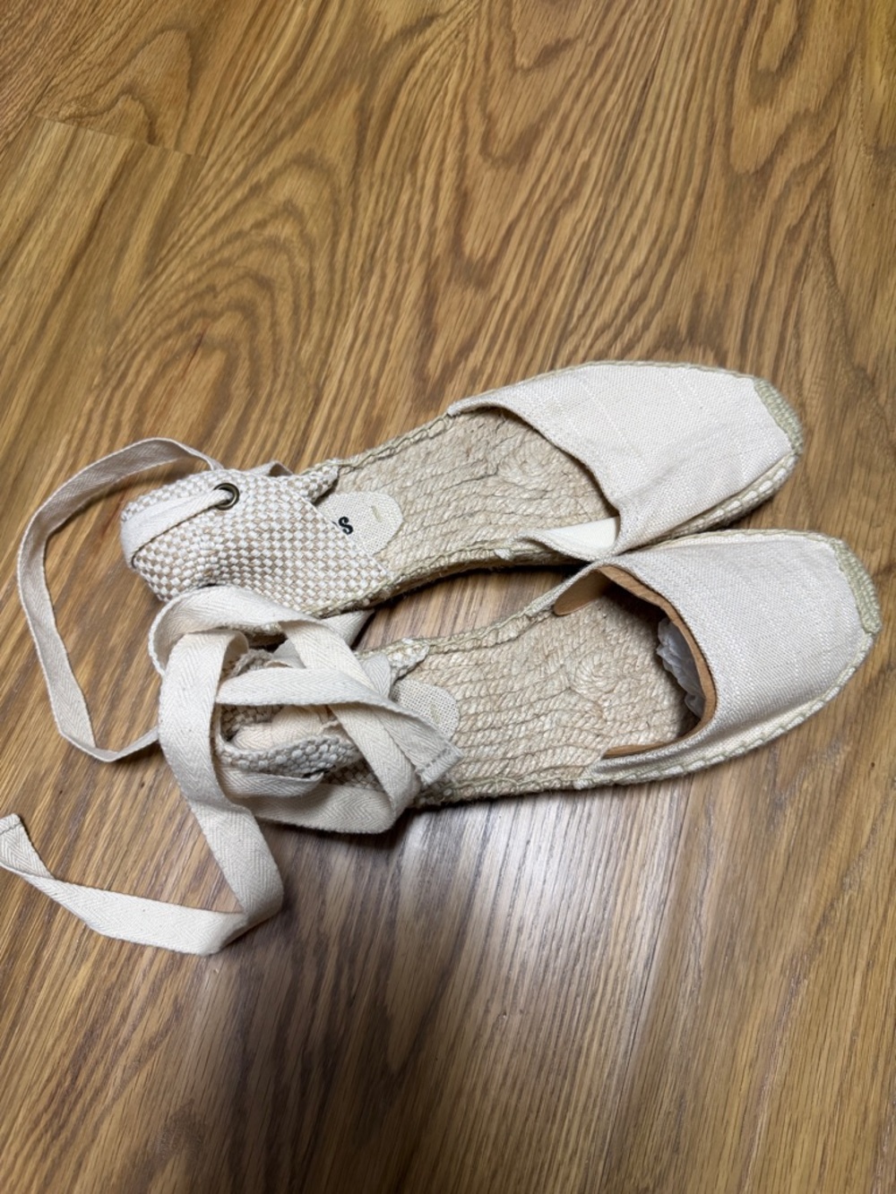 Brand new Soludos Cream Lace-Up Espadrille Flats